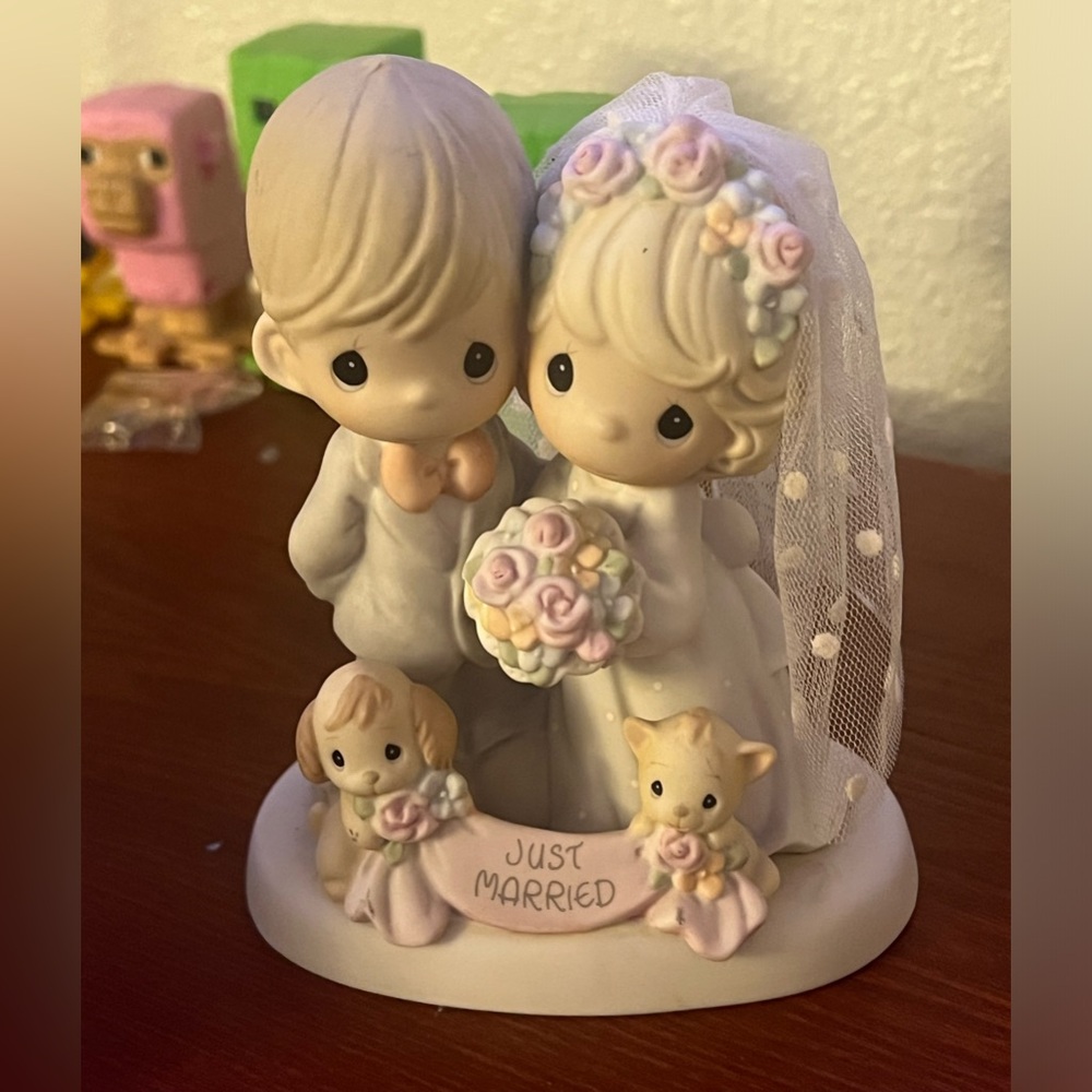 2004 Precious Moments “Til the end of time” Just Married Porcelain Figurine